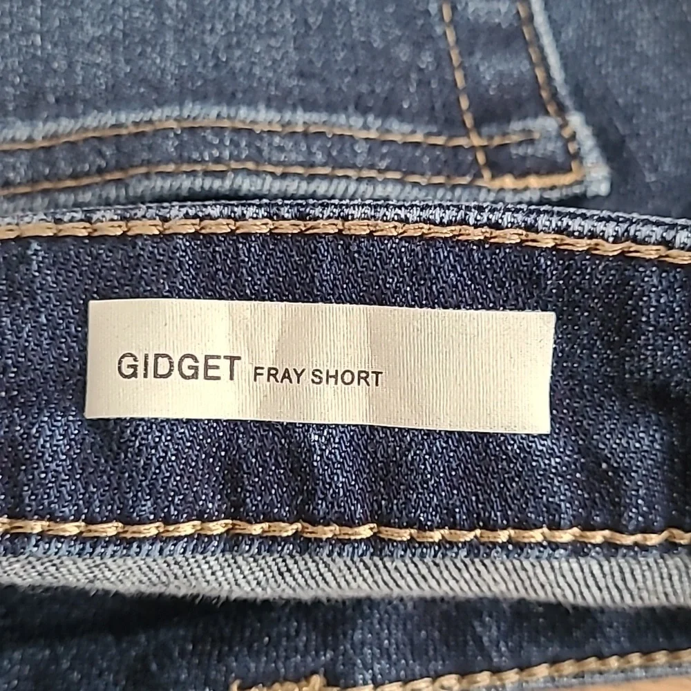 Kut from the Kloth Medium Dark Wash Gidget Fray Jean Short Size 10 - Picture 6 of 7